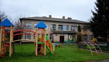 Дошкільний навчальний заклад (ясла-сад) "Світлячок"