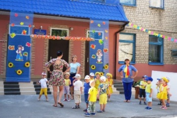 Дошкольное учебное заведение (ясли-сад) №12 "Светлячок"