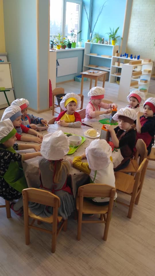 Детский садик "Apple Montessori"