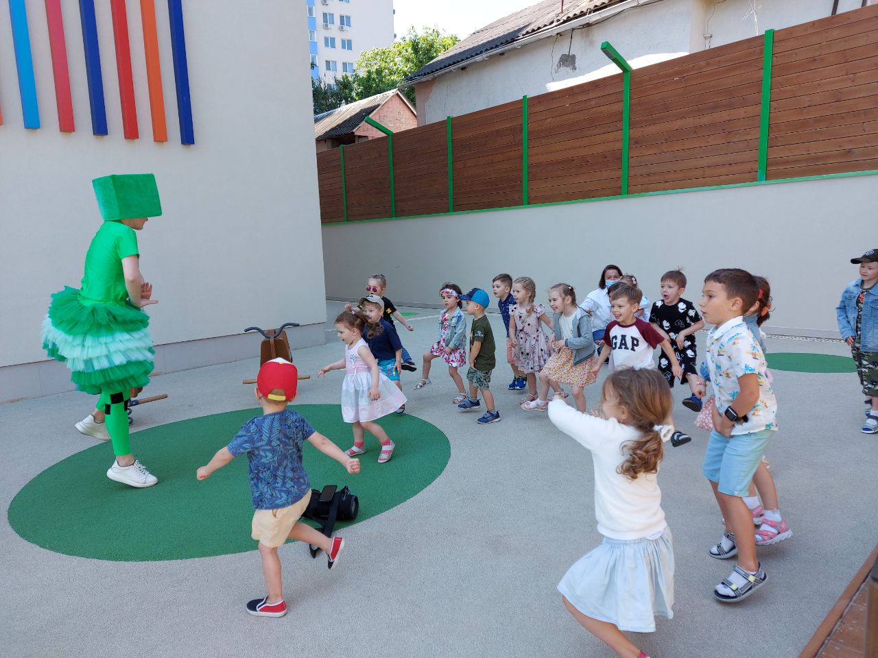 Детский сад "Crayon International Preschool"
