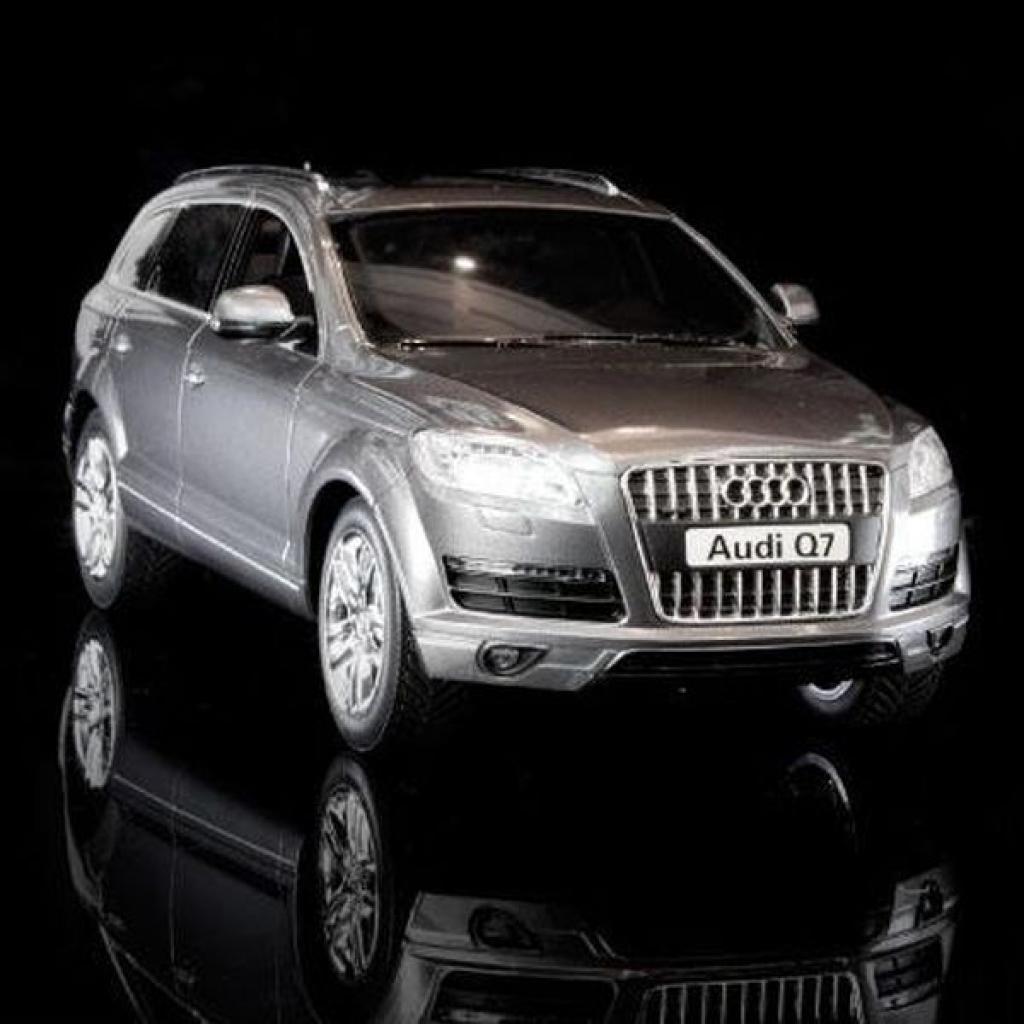 Автомобиль XQ Audi Q7 (XQRC16-1AA)