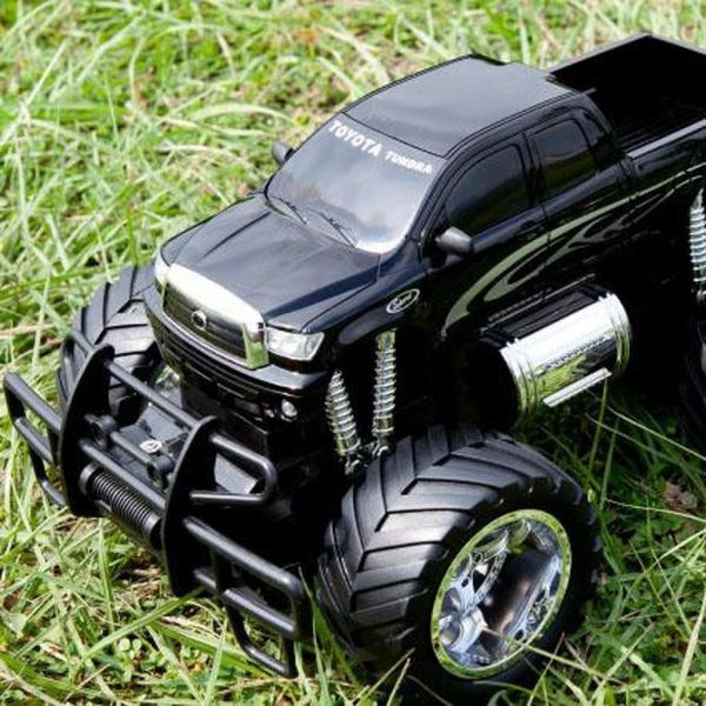 Автомобиль XQ Toyota Tundra (XQ092-AA)