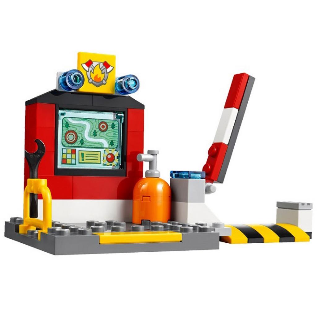 Конструктор LEGO Juniors Пожарная станция в чемоданчике (10685)