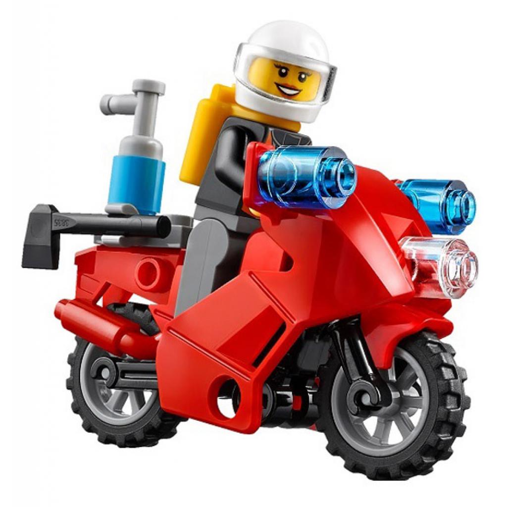 Конструктор LEGO Juniors Пожарная станция в чемоданчике (10685)