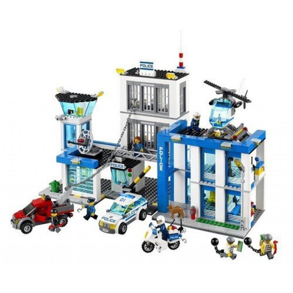 Конструктор LEGO Полицейский участок (60047)