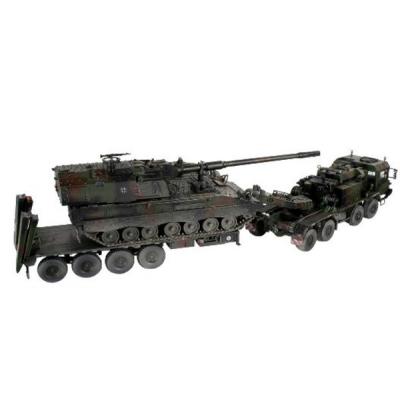 Сборная модель Revell Транспортер + гаубица + бронемашина SLT503 (03204)
